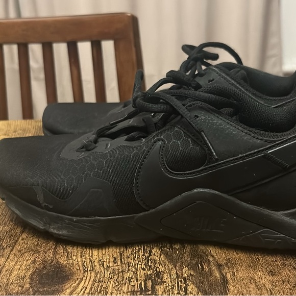 Nike Men's Black Athletic Shoes - Picture 1 of 3